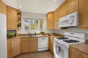 429 Eileen Dr, Sebastopol, CA 95472 - Photo 12