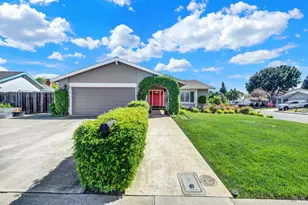 3225 W Pelham Ct, Fairfield, CA 94534 - Photo 8