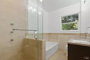 10601 Sheldon St, Oakland, CA 94605 - Photo 24