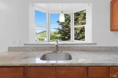 10601 Sheldon Street, Oakland, CA 94605 - Photo 20