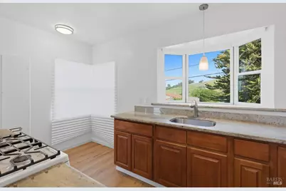 10601 Sheldon Street, Oakland, CA 94605 - Photo 18