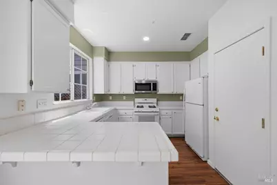 1028 Addison Circle, Petaluma, CA 94952 - Photo 14