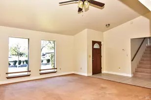 418 Nut Tree Rd, Vacaville, CA 95687 - Photo 2