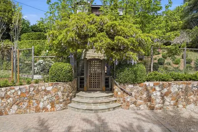 32 Edgewood Avenue, Mill Valley, CA 94941 - Photo 2