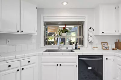 2070 Stonefield Lane, Santa Rosa, CA 95403 - Photo 18