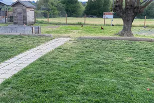 921 Valley Dr, Cloverdale, CA 95425 - Photo 14