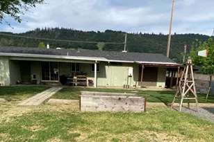 921 Valley Dr, Cloverdale, CA 95425 - Photo 16