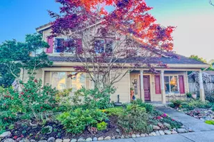 821 Rolling Hill Dr, Petaluma, CA 94954 - Photo 2