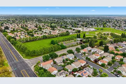 110 Chimney Rock Drive, Vacaville, CA 95687 - Photo 48