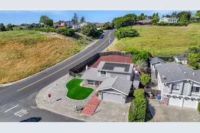 249 Baker Street, Benicia, CA 94510 - Photo 32