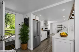 16530 Laughlin Rd, Guerneville, CA 95446 - Photo 12