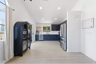 350 Jacaranda Drive, Suisun City, CA 94585 - Photo 14