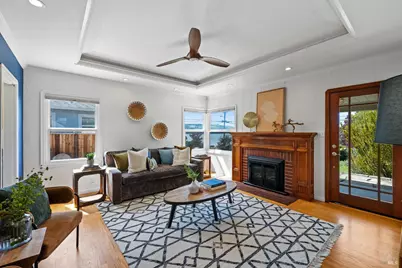 914 W 6th Street, Benicia, CA 94510 - Photo 8