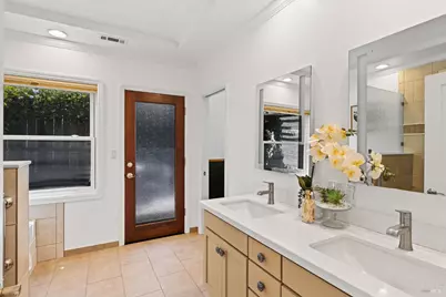 914 W 6th Street, Benicia, CA 94510 - Photo 26