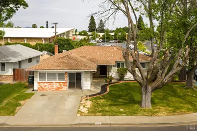 100 Anita Court, Vacaville, CA 95688 - Photo 2