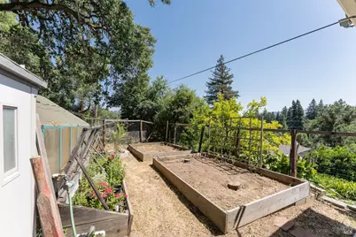 925 Knob Hill Road, Ukiah, CA 95482 - Photo 22