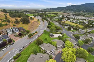 32 Dockside Cir, San Rafael, CA 94903 - Photo 26