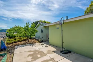 370 W M St, Benicia, CA 94510 - Photo 12