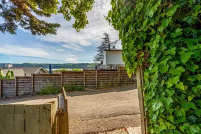 370 W M Street, Benicia, CA 94510 - Photo 8