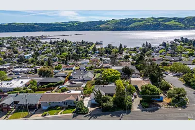 370 W M Street, Benicia, CA 94510 - Photo 6