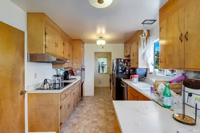 370 W M Street, Benicia, CA 94510 - Photo 18