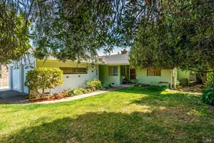 370 W M St, Benicia, CA 94510 - Photo 2