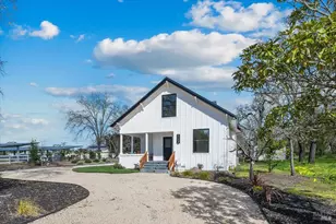 127 Pleasant Ave, Santa Rosa, CA 95403 - Photo 2