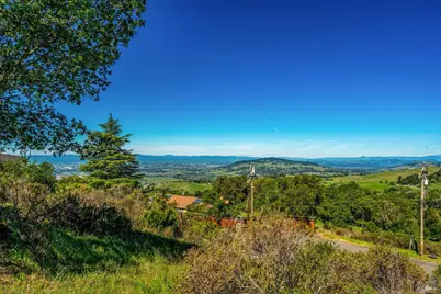 6048 Hyland Way, Penngrove, CA 94951 - Photo 22