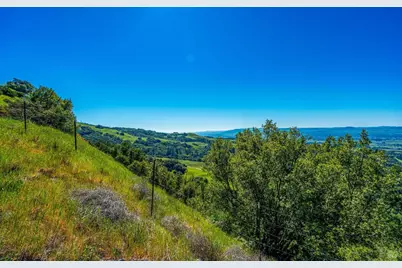 6048 Hyland Way, Penngrove, CA 94951 - Photo 32