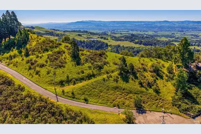 6048 Hyland Way, Penngrove, CA 94951 - Photo 16