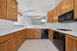 2429 Lemur St, Santa Rosa, CA 95401 - Photo 2