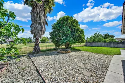 442 Yellowstone Drive, Vacaville, CA 95687 - Photo 36