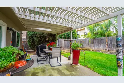 606 Sunnyvale Place, Vacaville, CA 95687 - Photo 48