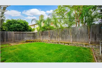 606 Sunnyvale Place, Vacaville, CA 95687 - Photo 48