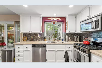 606 Sunnyvale Place, Vacaville, CA 95687 - Photo 18