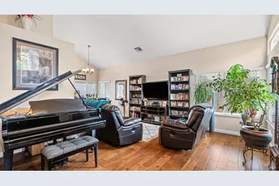 606 Sunnyvale Place, Vacaville, CA 95687 - Photo 10