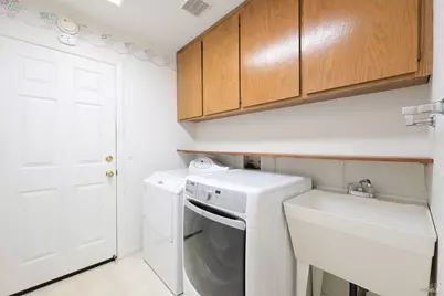 9151 Piccadilly Circle, Windsor, CA 95492 - Photo 22