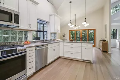 12480 Fiori Lane, Sebastopol, CA 95472 - Photo 16