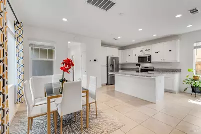 543 Vega Way, Vacaville, CA 95687 - Photo 2