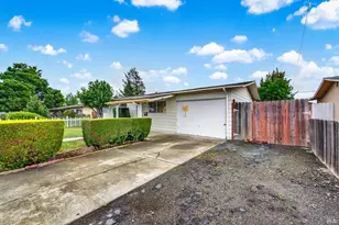 499 Apple Tree Ln, Fairfield, CA 94533 - Photo 8