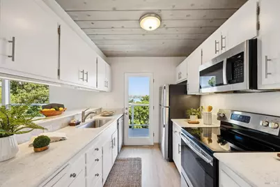 122 Woodward Avenue, Sausalito, CA 94965 - Photo 10