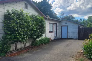 819 Center St, Healdsburg, CA 95448 - Photo 2