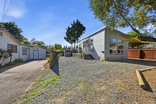 819 Center St, Healdsburg, CA 95448 - Photo 20