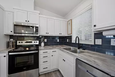 819 Center Street, Healdsburg, CA 95448 - Photo 24