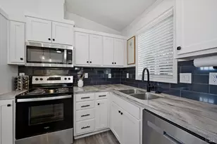 819 Center St, Healdsburg, CA 95448 - Photo 24