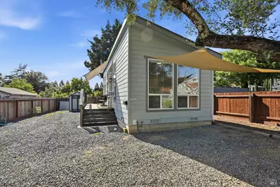 819 Center Street, Healdsburg, CA 95448 - Photo 32