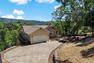 258 Circle Oaks Dr, Napa, CA 94558 - Photo 2