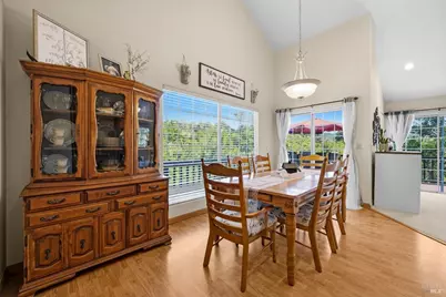258 Circle Oaks Drive, Napa, CA 94558 - Photo 2