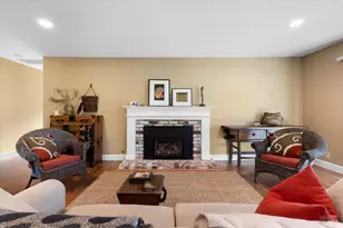 411 Twin Lakes Cir, Santa Rosa, CA 95409 - Photo 8