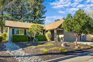 411 Twin Lakes Cir, Santa Rosa, CA 95409 - Photo 2